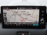 【ホンダコネクト対応ナビ】快適な操作性で、使える機能が満載!自動地図更新機能や24時間365日緊急サポート、スマートフォンを使ったドアロック解除・エンジン始動などといった便利な機能が搭載されています。