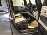 シートはフィット性も良く、楽な運転姿勢を保てます。