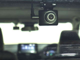 リヤ用ドライブレコーダー装備!これがあれば、相手方が危険運転をしてきた場合などでも客観的に証明でき、事故や事件の直接的な証拠の確保にも生り得ます。