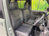 運転席シート廻りは使用感も少なく、良好な状態となっています。前オーナー様が丁寧に使っていたことがよくわかりますね。