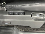 【2列目パワーシート】スイッチ一つで簡単にシートの微調整が可能!電動だから力もいりません!快適なシートポジションにセットして、快適なドライブをお楽しみください。