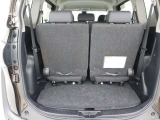 ラゲージスペースだって広々です!車種によっては床下収納やシートの折り畳み、またシートを動かして更にお荷物積めちゃいます♪