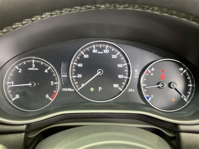 マツダ MAZDA3ファストバック 1.8 XD レトロスポーツエディション の
