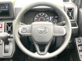 ステアリングも使用感が少なく、きれいな状態となっております♪