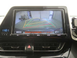 バックガイドモニターで、後方を確認しながら安心して駐車することができます。運転初心者も熟練者も必須の機能ですよ!