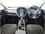■視界良好で運転しやすいコックピットです。シンプルで操作性の良いインパネ回りにデザインされ、SUBARUは安全性能に徹底的にまでこだわった視界設計を行っています。