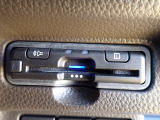 ■【ETC車載器】が装備されています。セットアップをしてお渡しとなり、ETCカードを差し込むだけで高速道路の利用が可能です。