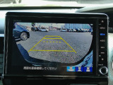 駐車が苦手な方にも安心の、バックカメラ装備です!