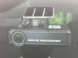 【ドライブレコーダー】ドライブレコーダー装備!走行中はもちろん、あおり運転や事故に遭遇した際、映像で記録し、万一のリスクに備えます。※記録用SDカードはお客様ご自身でご準備いただく必要があります。