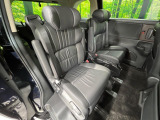 後部座席も気になるようなキズ・汚れやへたり等、大きなダメージはなく、良好な状態です。