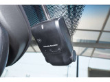 【ドリンクホルダー】ドライブレコーダーは、Honda純正ドラレコを装備。走行中の様子をしっかり映像に残してくれるため万が一の事故等も安心です。