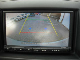 バックビューモニター シフトレバーを「R」位置にすると、自動的に後方の画像を表示します。車庫入れなどでバックする際に後方確認ができて便利です。