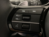 ステアリング左手側にオーディオ関連のコントロールスイッチを配置しています。操作時は視線を逸らすことなく運転に集中できます。