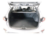 大容量のラゲッジルーム。リヤシートのバックレストを分割して倒す事で拡張出来ます