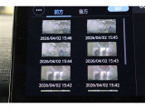 前後ドライブレコーダー搭載。車載カメラの映像を内蔵メモリーに録画。別のカメラを後付けすることなく前後映像を記録できます。録画した映像はディスプレイオーディオの大画面ですぐに再生、確認できます。