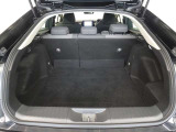 5人乗車時でも十分なスペースのトランクルームです。
