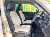 運転席シート廻りは使用感も少なく、良好な状態となっています。前オーナー様が丁寧に使っていたことがよくわかりますね。