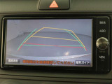 バックガイドモニターで、後方を確認しながら安心して駐車することができます。運転初心者も熟練者も必須の機能ですよ!