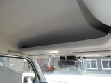 オーバーヘッドコンソールです。ちょっとしたスペースがとても便利ですよ
