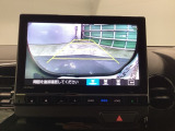 バックモニター付きで、車庫入れやバック時の後方確認をサポート。