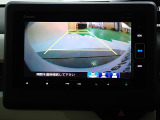 バックも安心のリアカメラ付いています。リアカメラがあると、いつでも安全にバックできますね。死角も減ります。3ビュー切り替え、ガイド線表示なので便利です。