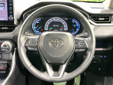 【ステアリングスイッチ】運転中、前方から目線をそらすことなく、オーディオ等の操作が可能な便利機能!安心&快適なドライブを演出してくれます♪