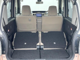 後席を格納すると、これだけの広さが!シーンに合わせたシートアレンジで、大きな荷物も積むことが出来ます♪
