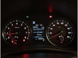 とっても見やすいメーターです。夜間時はラグジュアリーな気分にさせてくれる照明が魅力ですので、夜のドライブも楽しみになりますよ♪
