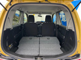 普段のお買い物や通勤、送迎等に十分な荷室スペースを確保しております。セカンドシートを倒すと、大きな荷物の積載も可能です♪