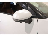 サイドターンランプ付きドアミラー。車両のドレスアップと右左折時の被視認性を兼ね備えたお洒落なミラーです。