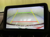 バックモニターも装備しております。バックギアに入れるとナビ画面に車の後方が映し出されます。これで後方確認も安心!