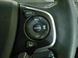 【ACC/LKAS】設定した車速内でクルマが自動的に加減速。 先行車との適切な車間距離を維持しながら追従走行します。また高速道路を走行する際、車線の中央付近を維持するようにステアリング操作を支援します