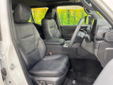 運転席シート廻りは使用感も少なく、良好な状態となっています。前オーナー様が丁寧に使っていたことがよくわかりますね。