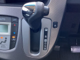 発進時から滑らかに加速する無段階変速のCVTはストップ&ゴーの多い街の中も快適です