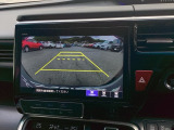 バックモニター付きで、車庫入れやバック時の後方確認をサポート。