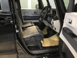 シートはフィット性も良く、楽な運転姿勢を保てます。