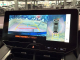 【パノラミックビューモニター】専用のカメラにより、上から見下ろしたような視点で360度クルマの周囲を確認することができます☆死角部分も確認しやすく、狭い場所での切り返しや駐車もスムーズに行えます。