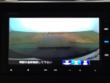 【バックカメラ】運転が苦手な方も車庫入れラクラクです!ギアをリバースに入れれば自動的に切り換わりますので、面倒な操作は不要です♪狭い駐車場もお車を傷つけず安心ですね!