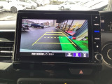 【リアカメラ】運転が苦手な方も車庫入れラクラクです!ギアをリバースに入れれば自動的にモニターが切り換わりますので、面倒な操作は不要です。狭い駐車場もお車を傷つけず安心です!