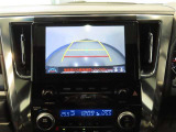 バックガイドモニターで、後方を確認しながら安心して駐車することができます。運転初心者も熟練者も必須の機能ですよ!