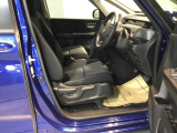 シートはフィット性も良く、楽な運転姿勢を保てます。