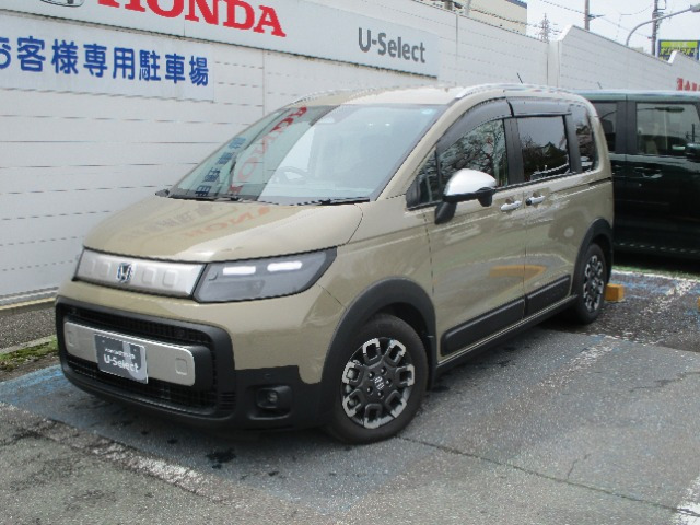 フリード 1.5 e:HEV クロスター 