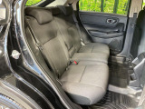 後部座席も気になるようなキズ・汚れやへたり等、大きなダメージはなく、良好な状態です。