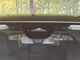 【スマートブレーキサポート】走行中に前方の車両等を認識し、衝突しそうな時は警報とブレーキで衝突回避と被害軽減をアシスト。より安全にドライブをお楽しみいただけます。