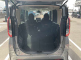 後部座席をたたむとラゲッジスペースもゆとりのあるスペースです。