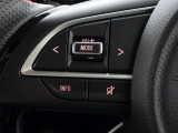 ステアリングスイッチ装備!運転しながら手元でオーディオの操作などができます。