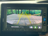 【バックカメラ】駐車時に後方がリアルタイム映像で確認できます。大型商業施設や立体駐車場での駐車時や、夜間のバック時に大活躍!運転スキルに関わらず、今や必須となった装備のひとつです!