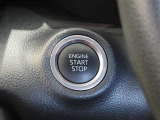 スマートキー装備車なので、キーを取り出さなくてもエンジン始動が可能です。