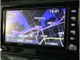 純正ナビを装備。タッチパネル式で使いやすく、お出かけもラクラクです。