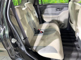 後部座席も気になるようなキズ・汚れやへたり等、大きなダメージはなく、良好な状態です。